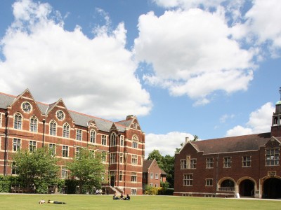 Bell, The Leys School (7 – 17 лет)